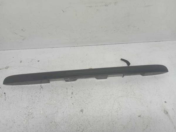 MOULURE HAYON AVEC POIGNEE PEUGEOT 206 SW - Vue 1